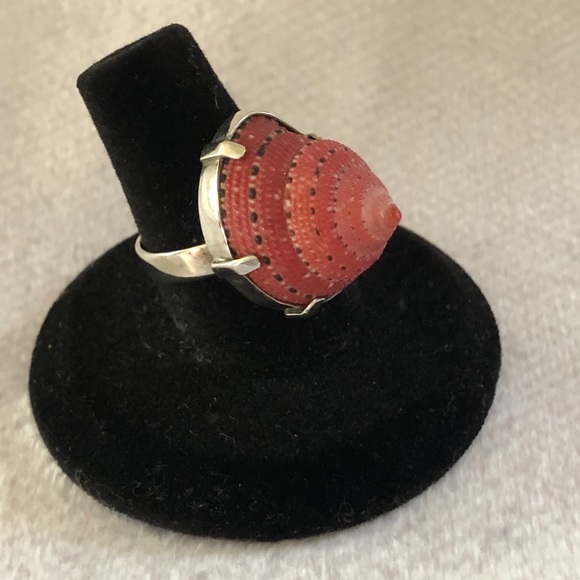 NWT - Sterling Silver Strawberry Shell Ring - 925 - Picture 2 of 3
